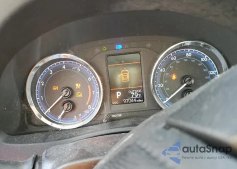 2018 Toyota Corolla L z USA, uszkodzony, nr VIN 2T1BURHE8JC062108